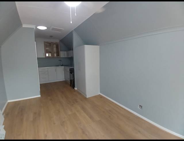 1 BEDROOM STUDIO APARTMENT TO LET IN HILLDENE